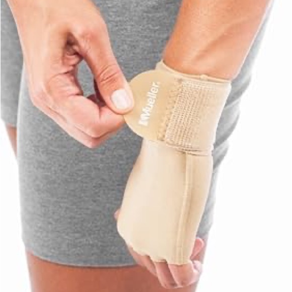 Mueller Beige Wrist Brace  SM